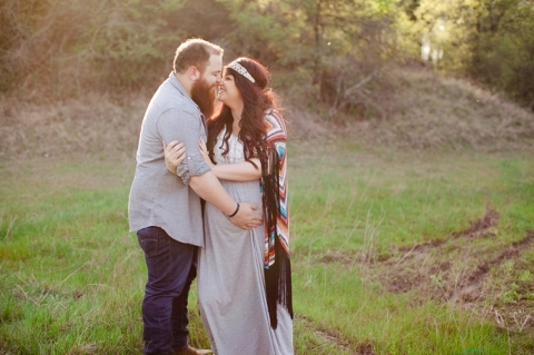 bohemian styled maternity photo shoot in dallas
