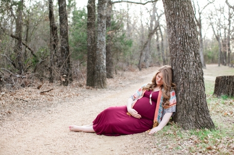 lifestyle maternity photographer in dallas