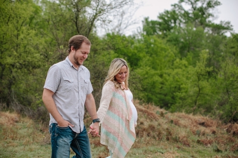 lifestyle maternity photographers in dallas