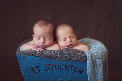 twin baby photographer in dallas and fort worth and surrounding areas