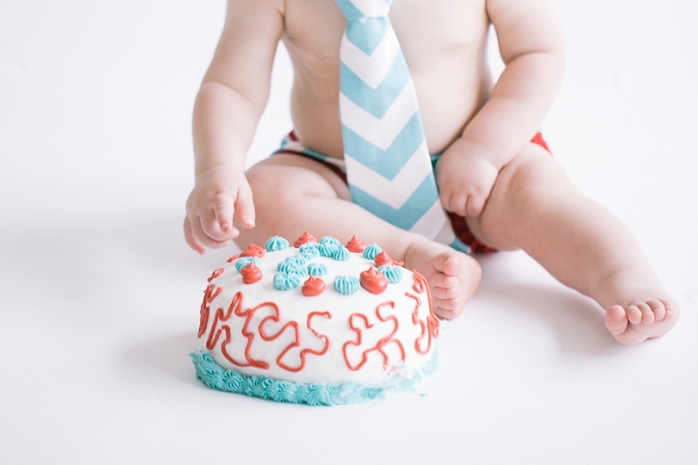cake smash ideas with chevron ties
